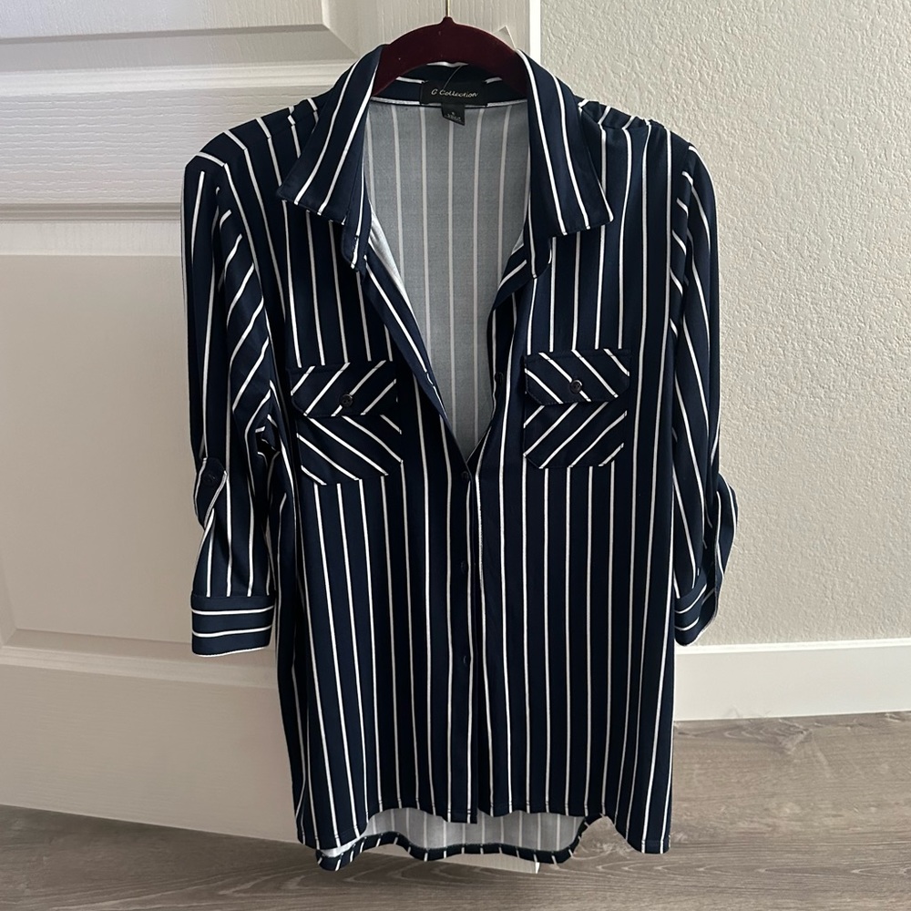 G Collection button down shirt. Size S